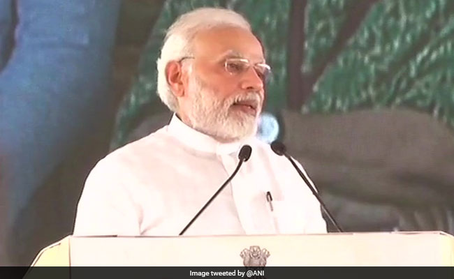 पीएम मोदी ने जयपुर में कहा-  कांग्रेस को लोग अब 'बेलगाड़ी' कहने लगे हैं, उनके तमाम नेता बेल पर बाहर हैं