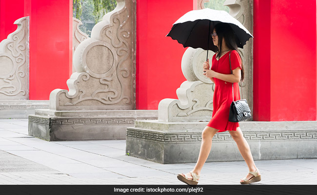 6 Monsoon Essentials Everyone Needs In Their Bag