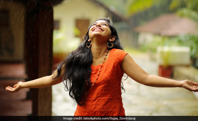 3 Ways To Avoid Skin Infections (Yikes!) This Monsoon