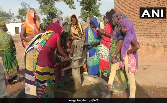 Madhya Pradesh "<i>Chachis</i>" Quick Fix Pumps, Tube Wells For Free, Win Hearts