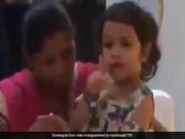 IPL 2018: धोनी के फैन्स ने किया जीवा को परेशान, गुस्से में आकर कहा ऐसा IPL 2018: धोनी के फैन्स ने किया जीवा को परेशान, गुस्से में आकर कहा ऐसा