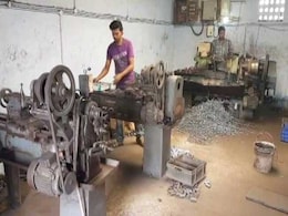 MSME सेक्टर पर कोरोना संकट और लॉकडाउन का असर, गारमेंट उत्पादक गंभीर वित्तीय संकट में MSME सेक्टर पर कोरोना संकट और लॉकडाउन का असर, गारमेंट उत्पादक गंभीर वित्तीय संकट में