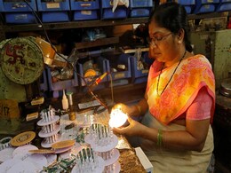 कोरोना संकट और लॉकडाउन से अप्रैल से जून के बीच 2.5 करोड़ से 3 करोड़ मजदूरों का रोजगार छिना कोरोना संकट और लॉकडाउन से अप्रैल से जून के बीच 2.5 करोड़ से 3 करोड़ मजदूरों का रोजगार छिना