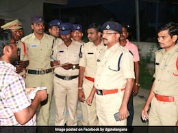 महिला ने की बेटी की हत्या, अपराध छिपाने के लिए चेन स्नैचरों को ठहराया जिम्मेदार : पुलिस महिला ने की बेटी की हत्या, अपराध छिपाने के लिए चेन स्नैचरों को ठहराया जिम्मेदार : पुलिस