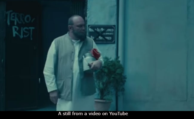 <I>Mulk</I> Trailer: Rishi Kapoor And Taapsee Pannu's Gritty Courtroom Drama Is Something To Watch Out For