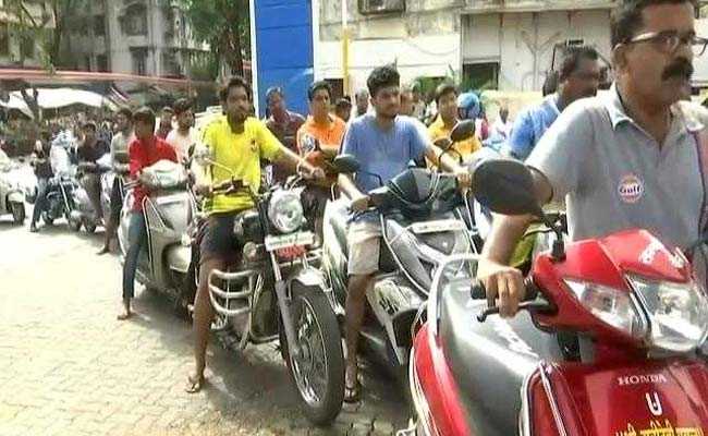 Birthday Boy Raj Thackeray's Gift To Maharashtra - Fuel Upto Rs 9 Cheaper