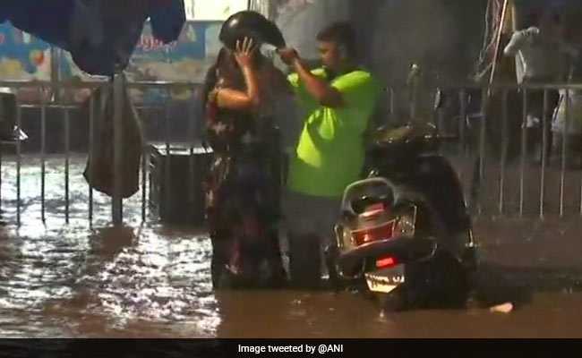 मुंबई में फिर बारिश की संभावना, कश्मीर घाटी फुहारों से तरबतर