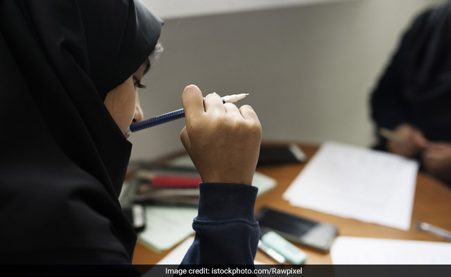 बांदा की मलाला का छलका दर्द, कहा- 'अब्‍बू पढ़ने नहीं देते, जबरन कराना चाहते हैं निकाह'