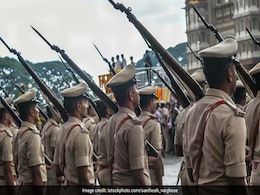 MP Police Constable Recruitment: कांस्टेबल के 4000 पदों पर निकली भर्ती, यहां पढ़ें डिटेल्स MP Police Constable Recruitment: कांस्टेबल के 4000 पदों पर निकली भर्ती, यहां पढ़ें डिटेल्स