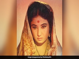 कैमरे के सामने आते ही बायां हाथ क्यों छुपा लेती थीं मीना कुमारी, जानें ट्रेजेडी क्वीन का लाइफ का सबसे बड़ा 'राज' कैमरे के सामने आते ही बायां हाथ क्यों छुपा लेती थीं मीना कुमारी, जानें ट्रेजेडी क्वीन का लाइफ का सबसे बड़ा 'राज'