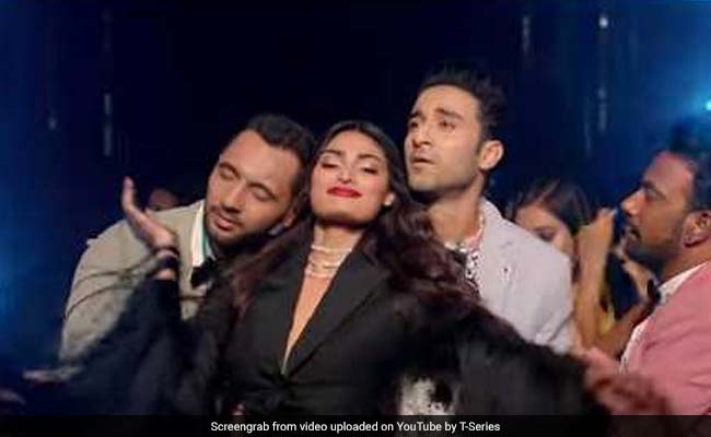 <I>Nawabzaade</I>: Athiya Shetty Grooves To The Tunes Of Badshah's <I>Tere Naal Nachna</I>