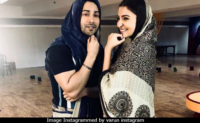 When Varun Dhawan Wore A <I>Saree</i> To Match <I>Sui Dhaaga</i> Co-Star Anushka Sharma