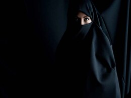 निकाह के बाद दूल्हे ने देखा दुल्हन को तो उड़ गए होश, सीधे पहुंचा तलाक लेने निकाह के बाद दूल्हे ने देखा दुल्हन को तो उड़ गए होश, सीधे पहुंचा तलाक लेने