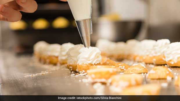 How To Whip Cream? Simple And Quick-Fire Ways To Make The Decadent Addition