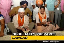 On Delhi Gurudwara Visit, Nikki Haley Made <i>Roti</i> For <i>Langar</i> On Delhi Gurudwara Visit, Nikki Haley Made <i>Roti</i> For <i>Langar</i>