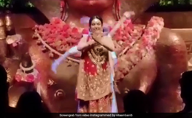 Watch Nita Ambani Dancing, Shloka Mehta Touching Isha's Feet