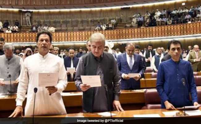 Imran Khan, 328 Newly-Elected Members Take Oath In Pakistan's Parliament