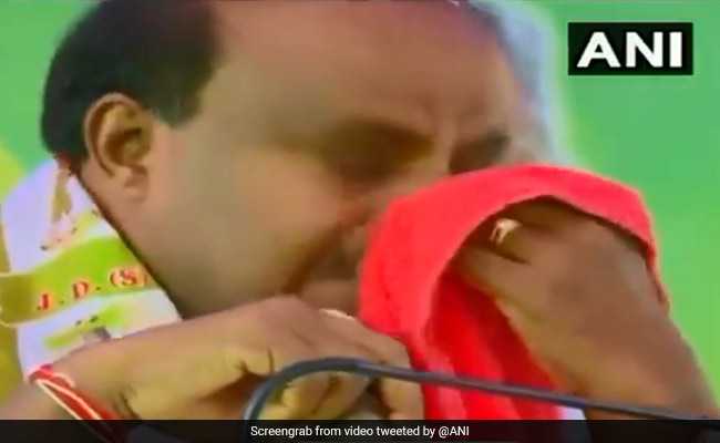 गठबंधन की सरकार पर छलके CM कुमारस्वामी के आंसू, कहा- मैं खुश नहीं, विषकंठ बनकर पी रहा हूं जहर