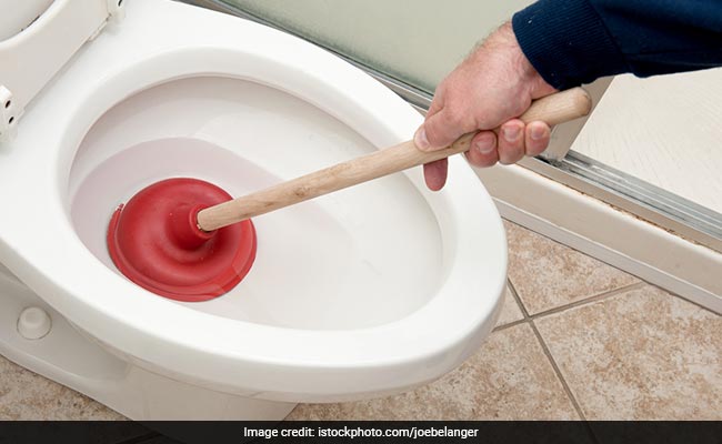 School Evacuated After Unknown Odour Caused Tears. It Was A Clogged Toilet