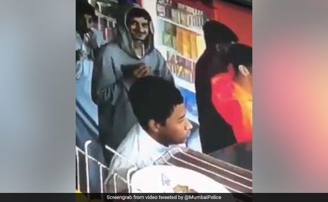 Mumbai Police Post LOL Video Of Thief Returning Stolen Wallet