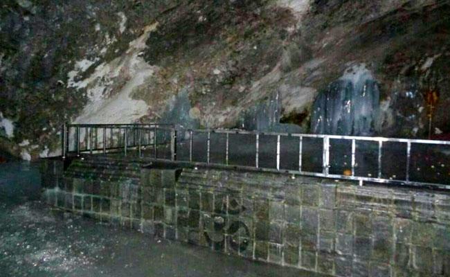 Ice Shivling At Amarnath Cave Melts, Upset Devotees Continue Pilgrimage