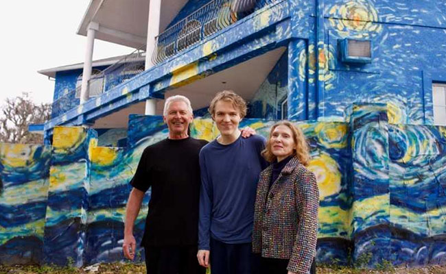 Florida Family Allowed To Keep 'Starry Night' House Mural