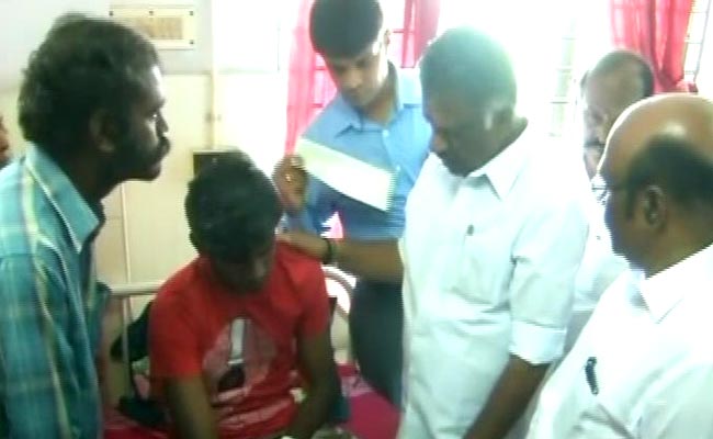 6 Days After Tuticorin Violence, O Panneerselvam Visits The Injured