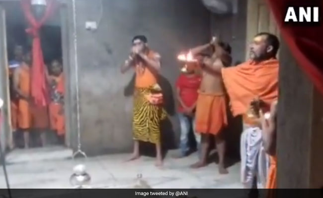 Tej Pratap Yadav's Cosplay As Lord Shiva During Temple Visit. Watch
