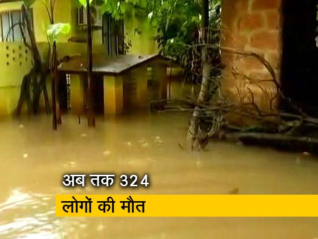 केरल में बाढ़ से भारी तबाही, अब तक 324 लोगों की मौत
