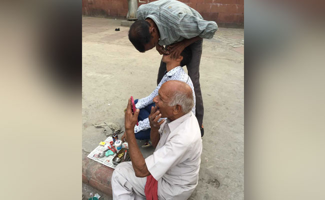 Old Delhi's Street Dentists: Reluctant Practitioners Of A Dying Tradition