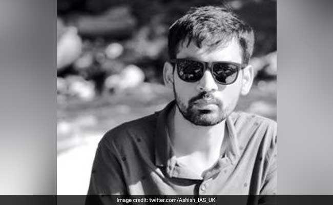 Close Shave For Uttarkashi District Magistrate As Rocks Fall On Vehicle