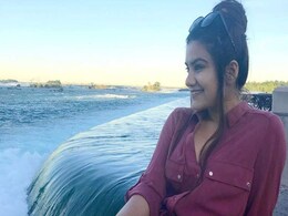 ट्यबूवेल के पानी में खेलती नजर आई ये सिंगर, बोली- ठंडा ठंडा पानी...Video हुआ वायरल ट्यबूवेल के पानी में खेलती नजर आई ये सिंगर, बोली- ठंडा ठंडा पानी...Video हुआ वायरल