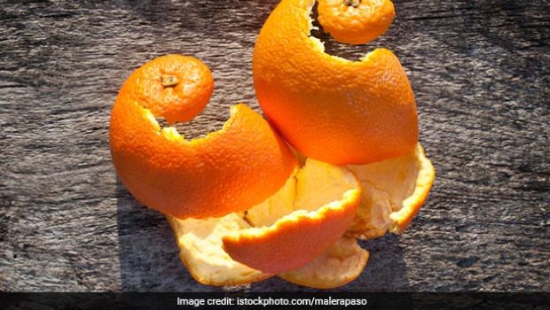 Video Of Orange Peel Being Squeezed Is Strangely Addictive To Watch!