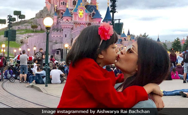 Aishwarya Rai Bachchan And Aaradhya Are The 2 True Fairies Of Disneyland In Paris