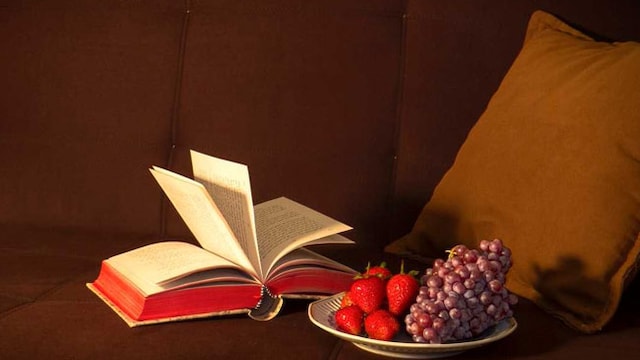 Reading can make us think and has a calming effect on mind