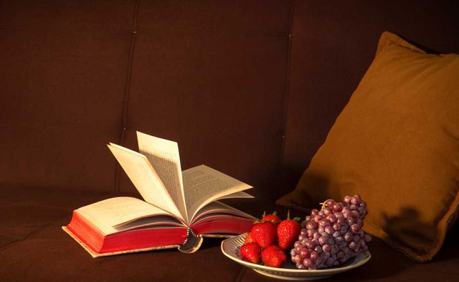Reading can make us think and has a calming effect on mind