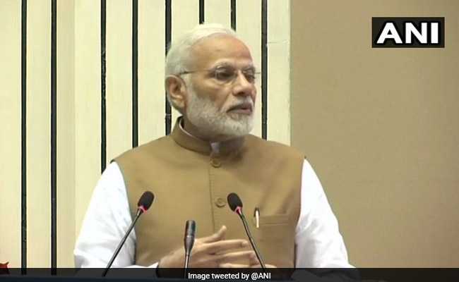PM Unveils Mobility Road Map, Seeks Investments In E-Vehicles Production