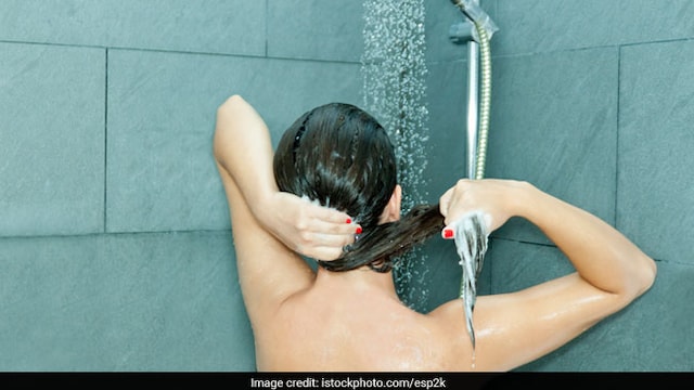 When exposed to cold water, blood vessels constrict, forcing blood to circulate more efficiently