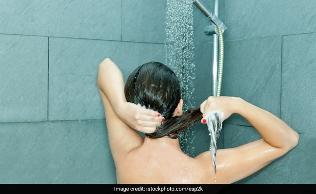 When exposed to cold water, blood vessels constrict, forcing blood to circulate more efficiently