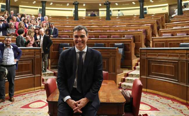 Pedro Sanchez Succeeds Mariano Rajoy As Spain's Prime Minister