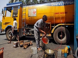 Budget 2022 : Unblended पेट्रोल-डीजल पर 2 रुपये अतिरिक्त एक्साइज ड्यूटी, आम जनता पर क्या होगा असर? Budget 2022 : Unblended पेट्रोल-डीजल पर 2 रुपये अतिरिक्त एक्साइज ड्यूटी, आम जनता पर क्या होगा असर?
