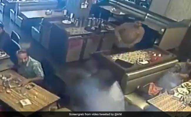 His Phone Exploded In His Pocket, Panic In Mumbai Restaurant. Watch