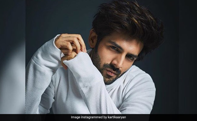 Kartik Aaryan's fitness regime includes many weight training exercises