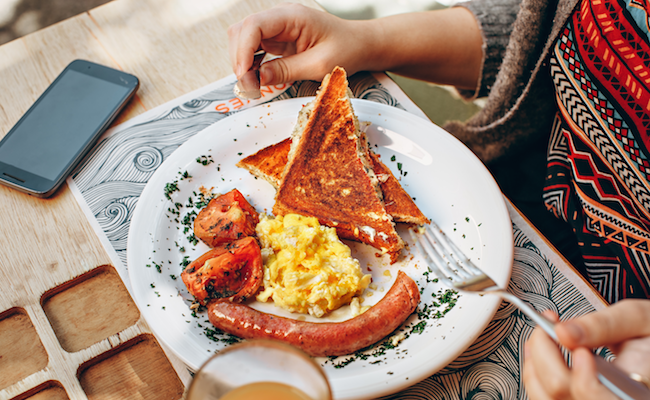 3 Foods To Avoid Before And During A Plane Journey