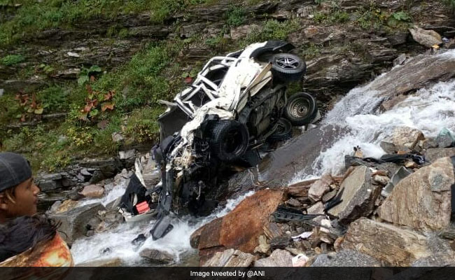 In Himachal Pradesh, 11 Dead As Vehicle Skids Off Road