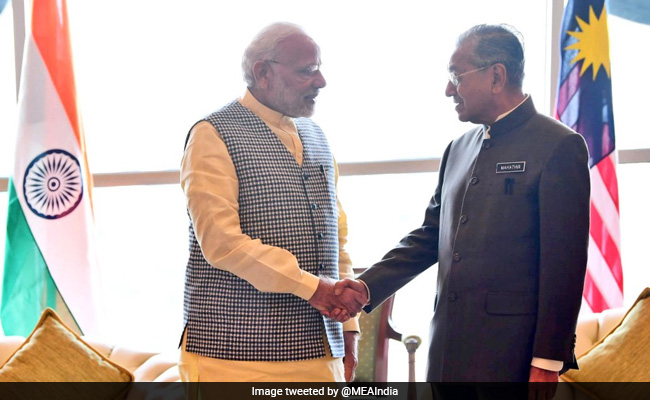 PM Modi Meets Newly Elected Malaysian Prime Minister Mahathir Mohammad