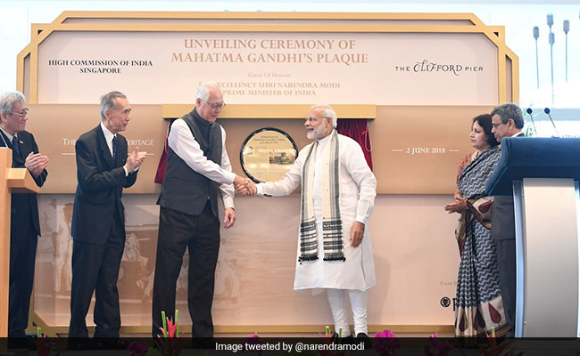 PM Modi Unveils Plaque At Singapore's Clifford Pier Paying Tribute to Mahatma Gandhi