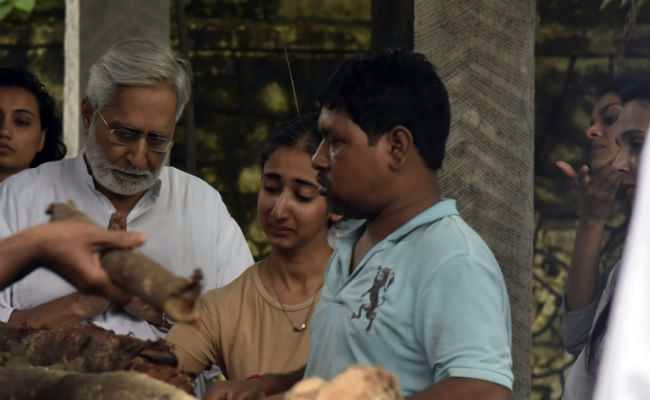 Sujata Kumar Funeral: कैंसर की जंग हारी श्रीदेवी की ऑनस्क्रीन बहन, बेटी ने किया दाह संस्कार