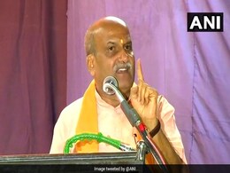 गौरी लंकेश हत्याकांड पर प्रमोद मुतालिक बोले, क्या पीएम को हर कुत्ते की मौत पर प्रतिक्रिया देनी चाहिए? गौरी लंकेश हत्याकांड पर प्रमोद मुतालिक बोले, क्या पीएम को हर कुत्ते की मौत पर प्रतिक्रिया देनी चाहिए?