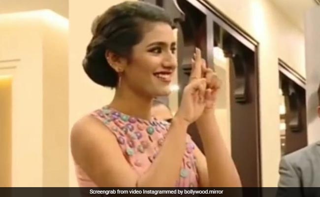 Priya Prakash Varrier ने फिर मटकाए नैन, Video में देखें कैसा हुआ को-स्टार का हाल...